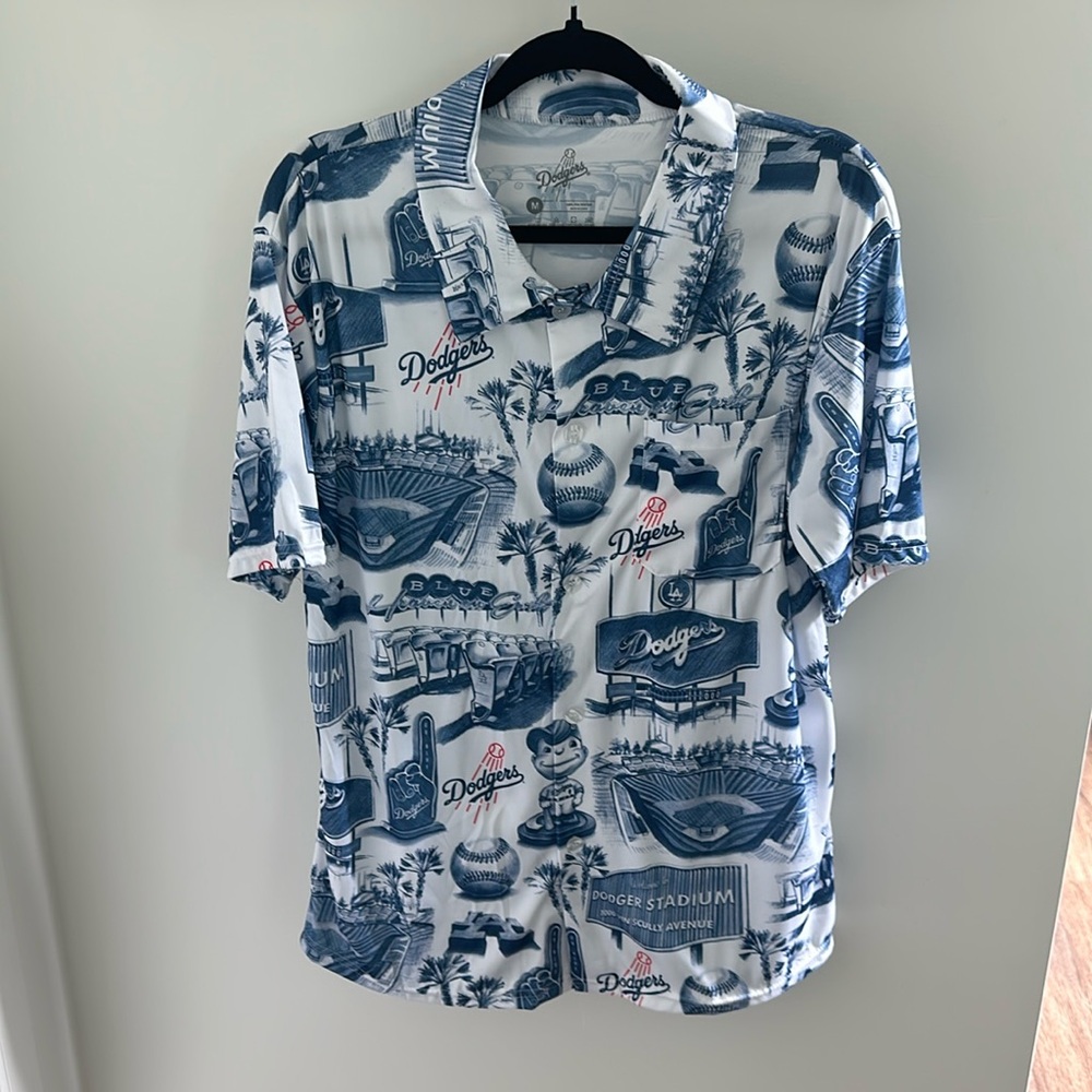 Los Angeles Dodgers Hawaiian Night 2024 Button Down Medium ⭐️NEW⭐️